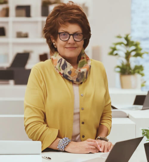 Brenda Peters headshot